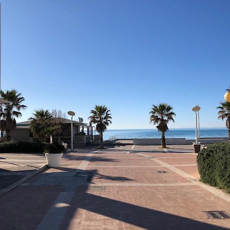 Appartamento a 30 mt dal mare Cecina (Livorno) Exterior foto